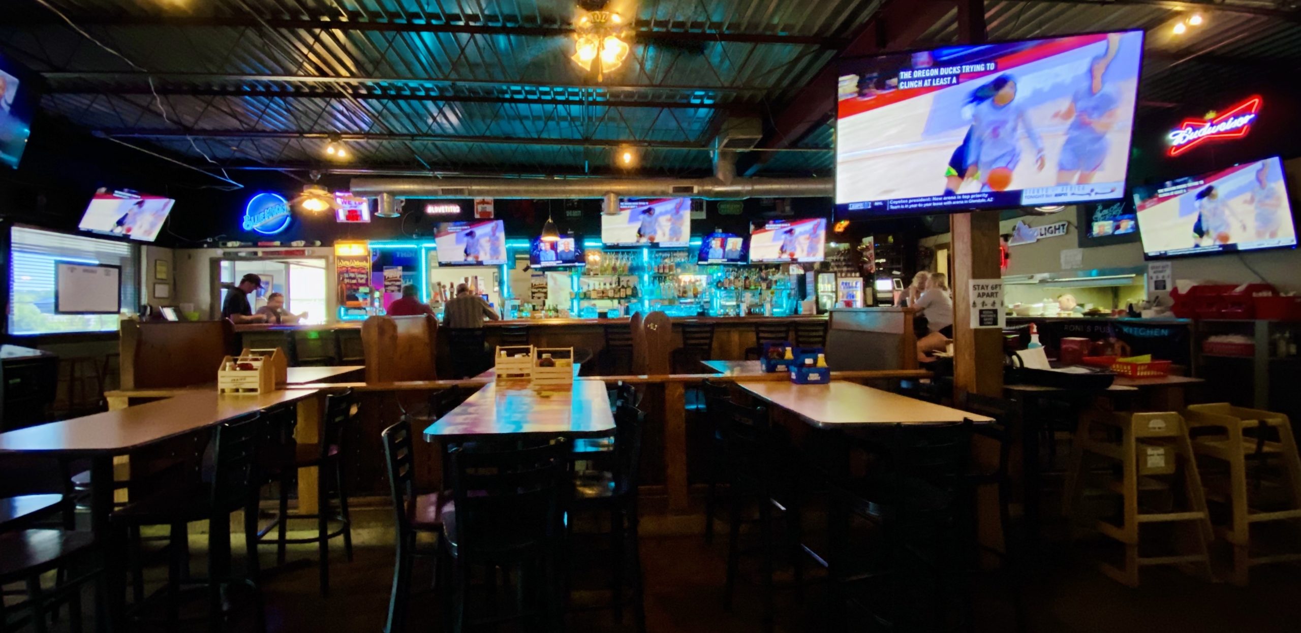 Inside of Roni's Pub + Kitchen