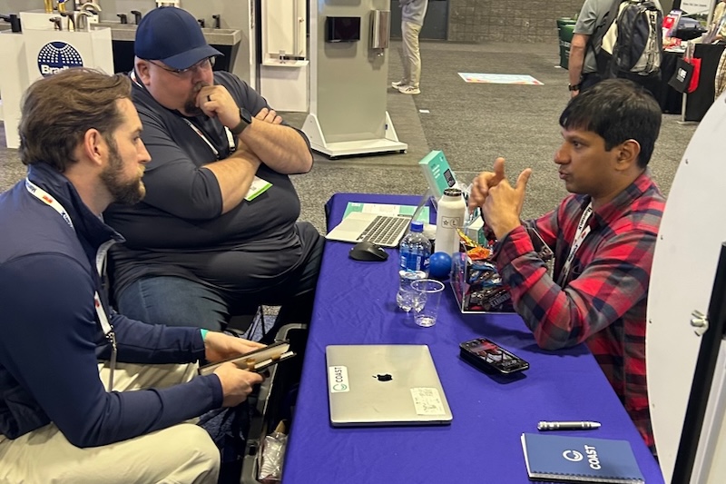 Discussing facility management trends