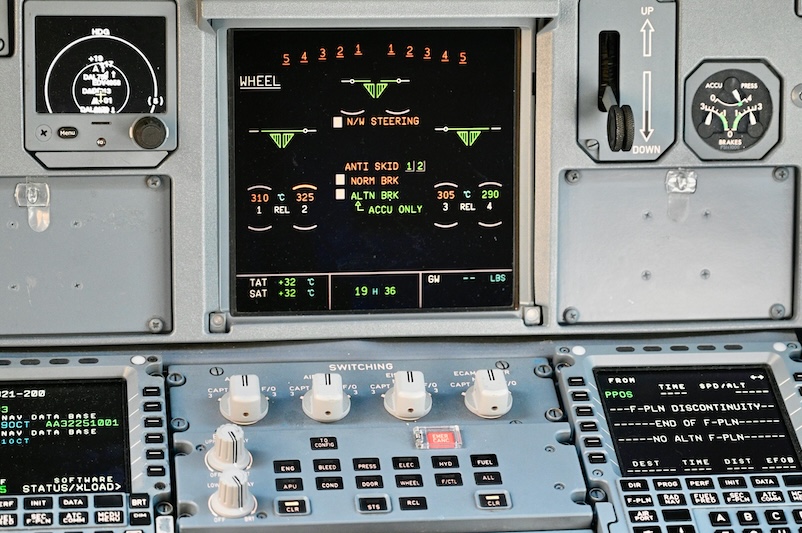 Airplane usage-based maintenance panel